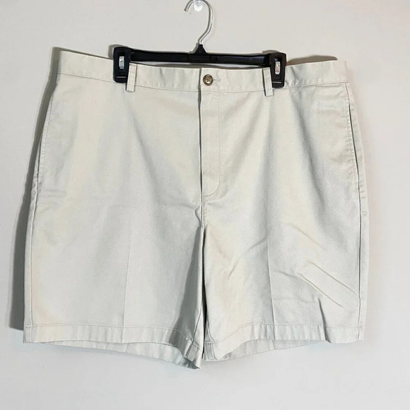 L.L. Bean Mens Size 40 8" Natural Fit Wrinkle-Free Flat Front Ivory Chino Shorts - Picture 5 of 16